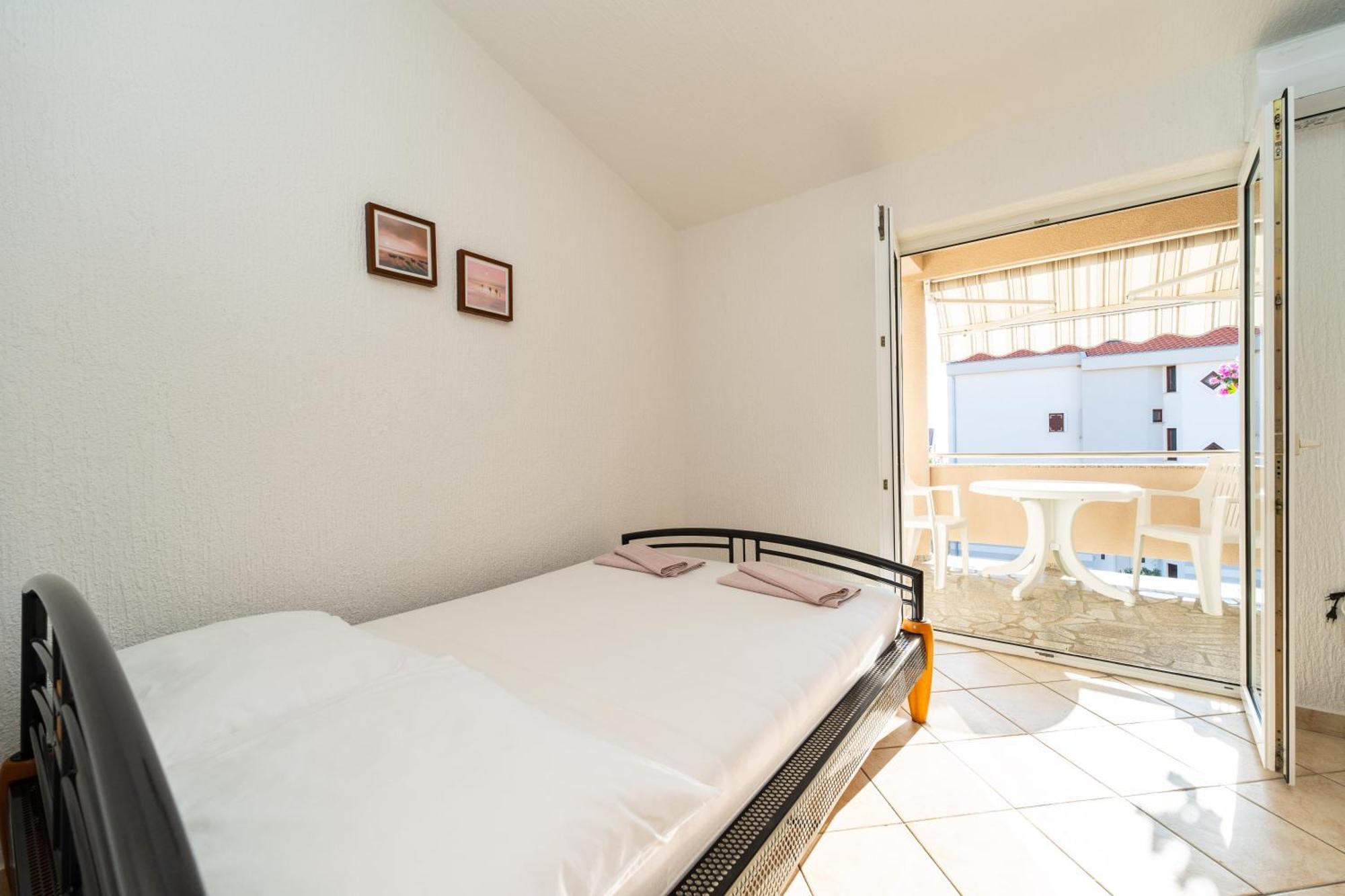 Apartments Cvetka Novalja Dış mekan fotoğraf